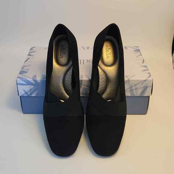 NIB Abella Eve Black Suede Crossover 3" Heels sz 9M - Picture 1 of 7